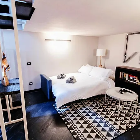 Apartment Palazzo Del Pero - The House Of Travelers Como