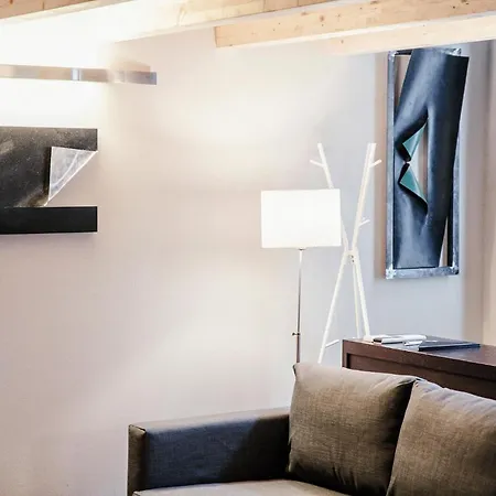 Apartment Palazzo Del Pero - The House Of Travelers Como