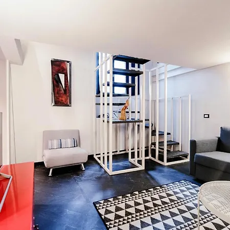 Palazzo Del Pero - The House Of Travelers Apartment *
