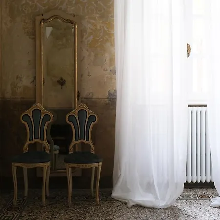 Morada Palazzo Albricci Peregrini *
