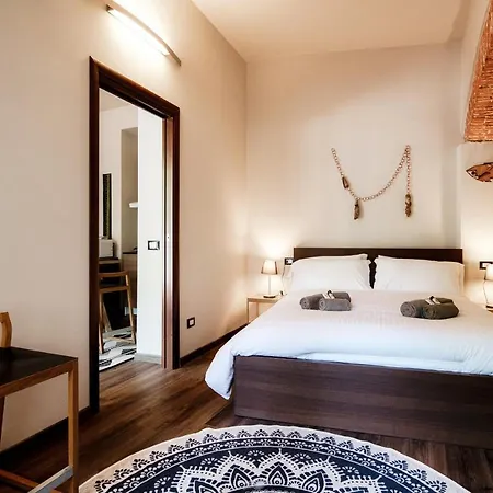 Palazzo Del Pero - The House Of Travelers Apartment Como