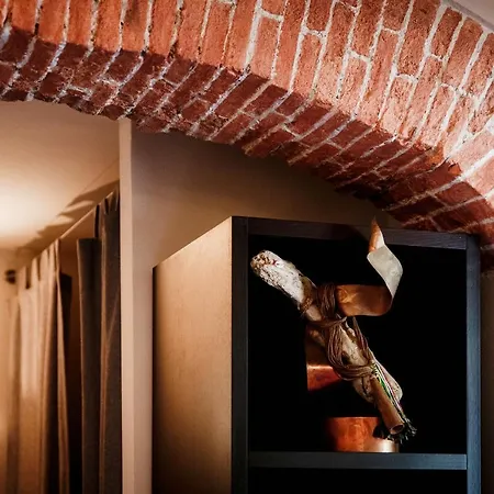 Palazzo Del Pero - The House Of Travelers Apartment