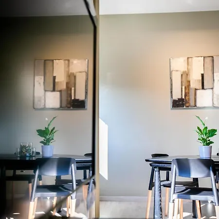 Chic And Freak Atelier Apartment *