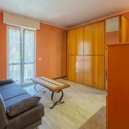 Apartment The Orange Housing In Como