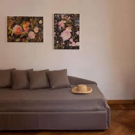 Russomanno Apartment *