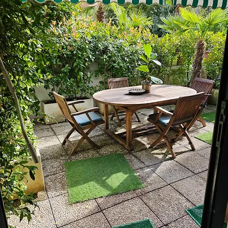 Victoria Royal Garden 3*