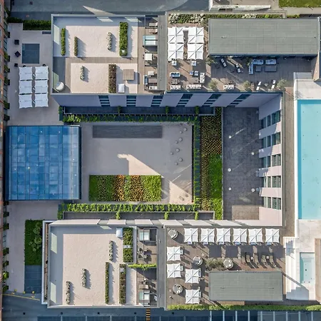 Hilton Côme