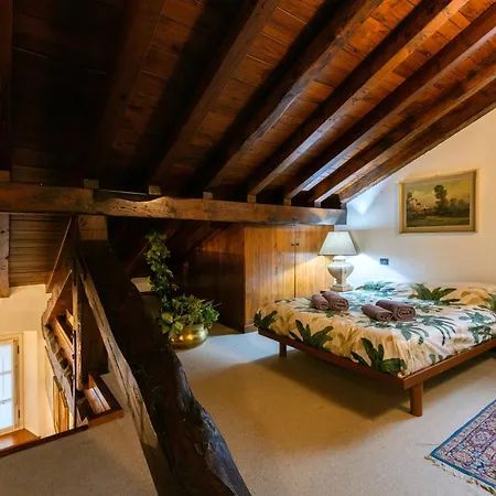 Unico Luxury Living In Duomo Apartment