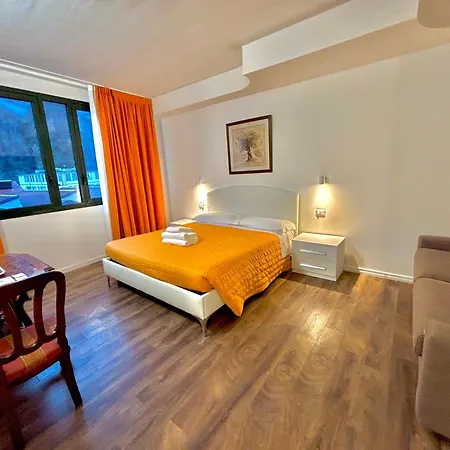 Victoria Royal Garden Apartahotel