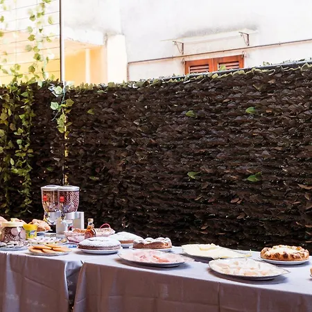 La Corte And Restaurant - Free Parking - 10 Minutes To The And Centre