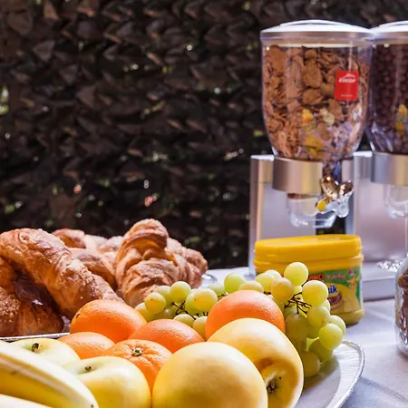La Corte And Restaurant - Free Parking - 10 Minutes To The And Centre *