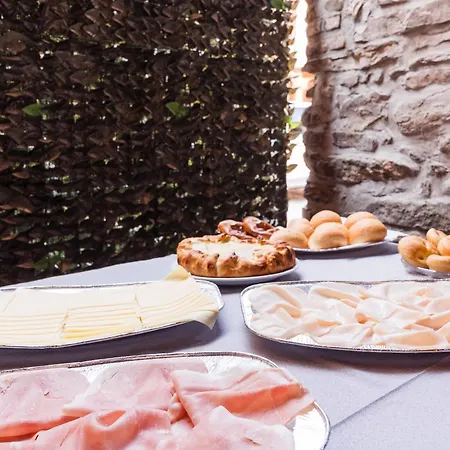 Bed & Breakfast La Corte And Restaurant - Free Parking - 10 Minutes To The And Centre