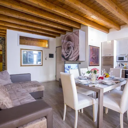 Apartment Medioevo In Centro Como