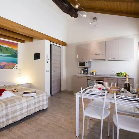 Apartment Medioevo In Centro Como