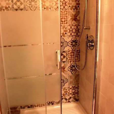 Le Dame Della Cortesella Bed and breakfast Como