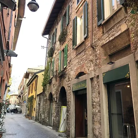 Blue Lake Apartment Como