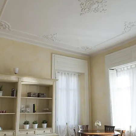 Apartment Dante - Bymyhomeincomo *