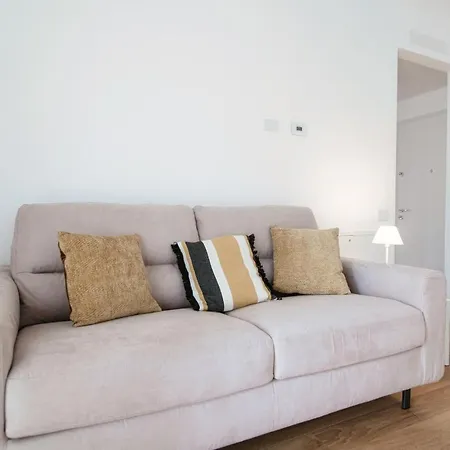 Cozy Joivy 3 With Parking Apartment *