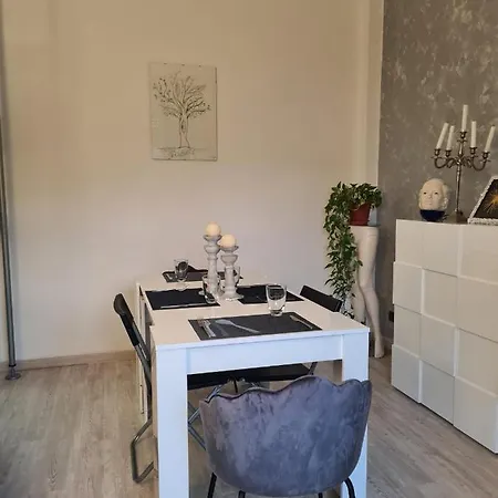 Casa Vacanza Luce Apartment *
