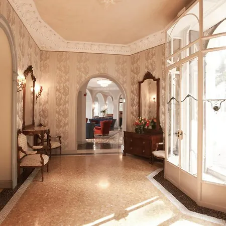 Flori Hotel Como