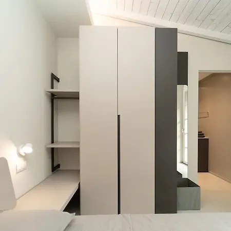 Moderno A 2 Minuti Dal Duomo Di Apartment Como