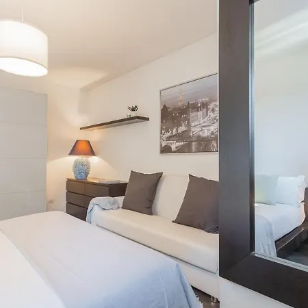 Chiara's By Rent Apartment