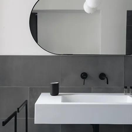 Comostay Apartment *