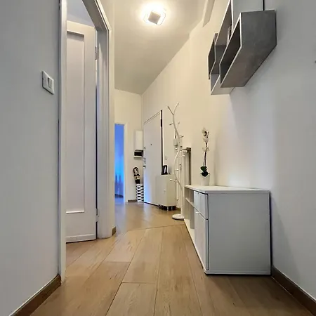 The Lake-side Corner Apartment Como