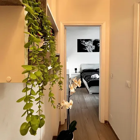 The Lake-side Corner Apartment Como