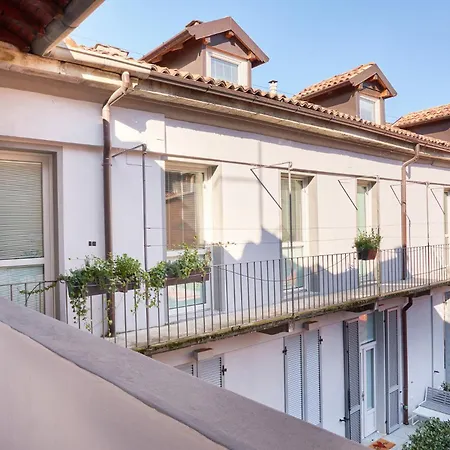 22 Sweet Apartment *