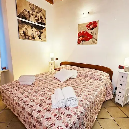 Apartment Suprema House, Jacuzzi, Lake 50mt *