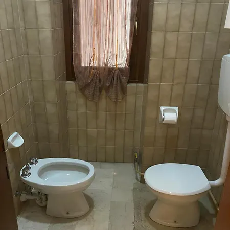 Gira Guest house