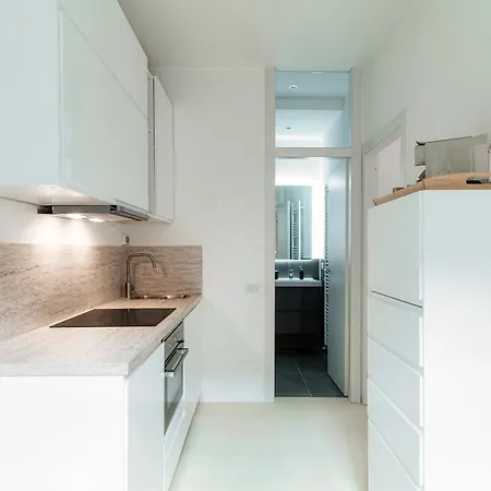 Apartment Giuliny Lovely Flat - The House Of Travelers Como