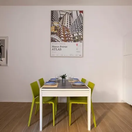 Apartment -art Gallery- Luxury Boutique In Center Of Como