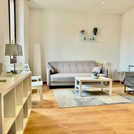 2bd Near The Station Apartment *