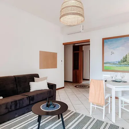 Apartment Zamenhof 9 - By Myhomeincomo *