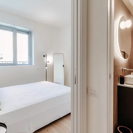 Apartment Shades Of - Como