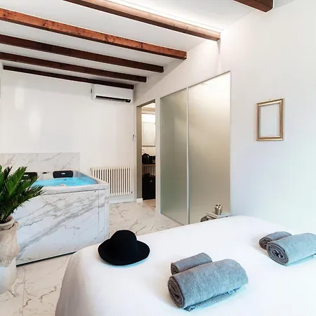 Sahara & Amazzonia Luxury Rooms- The House Of Travelers Apartamento Como