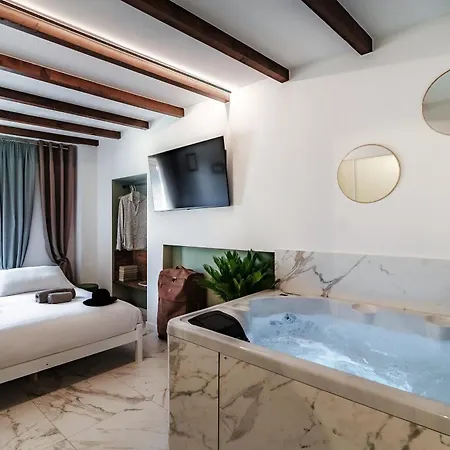 Sahara & Amazzonia Luxury Rooms- The House Of Travelers Como