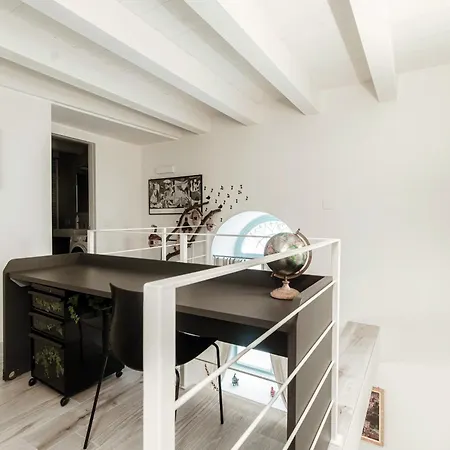 Apartment Palazzo Diaz - By Myhomeincomo *