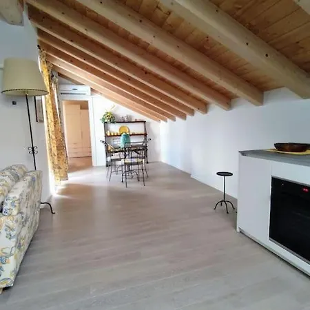 Apartment Casa Larius *