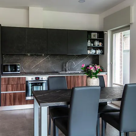 Joivy Stylish 2-bedroom By Apartment Como