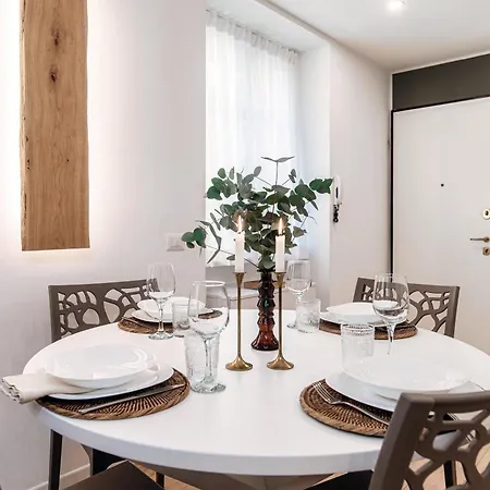 Apartment Rafael - By Myhomeincomo *