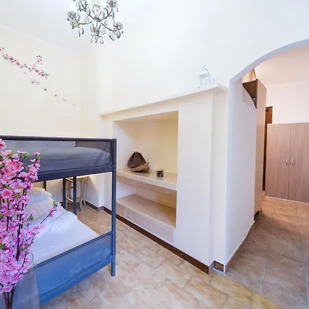 La Corte And Restaurant - Free Parking - 10 Minutes To The And Centre *