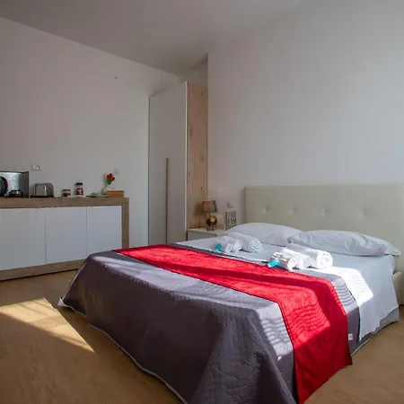 Blue's Place - Vicino Stazione Chiasso *