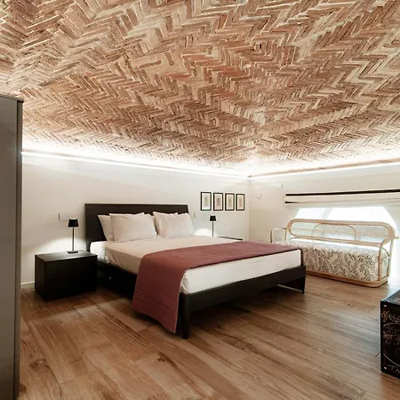 Apartment Palazzo Diaz - By Myhomeincomo Como