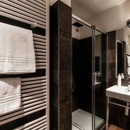 First & Urban Oasis - By Myhomeincomo * Como