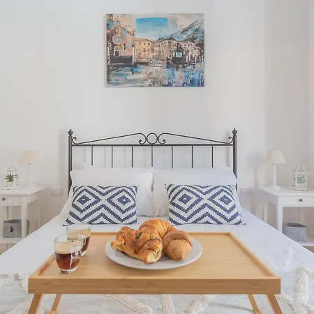Apartment Independence With Balcony By Rent *