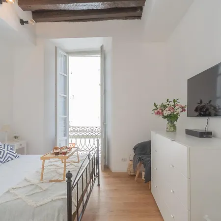 Independence With Balcony By Rent Apartment Como