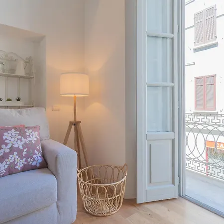 Independence With Balcony By Rent * Como